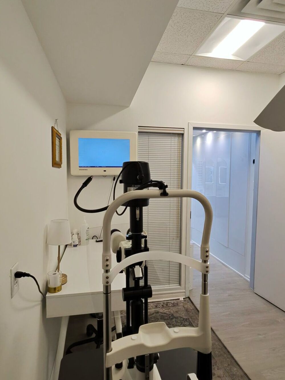 Eye exam room at Leruso